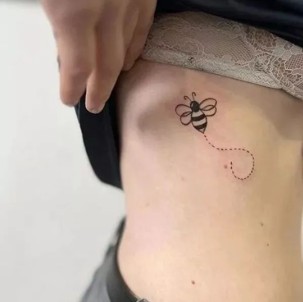 28 Cute Queen Bee Tattoo Designs for Women and Men | Bee tattoo, Queen bee  tattoo, Small bee tattoo