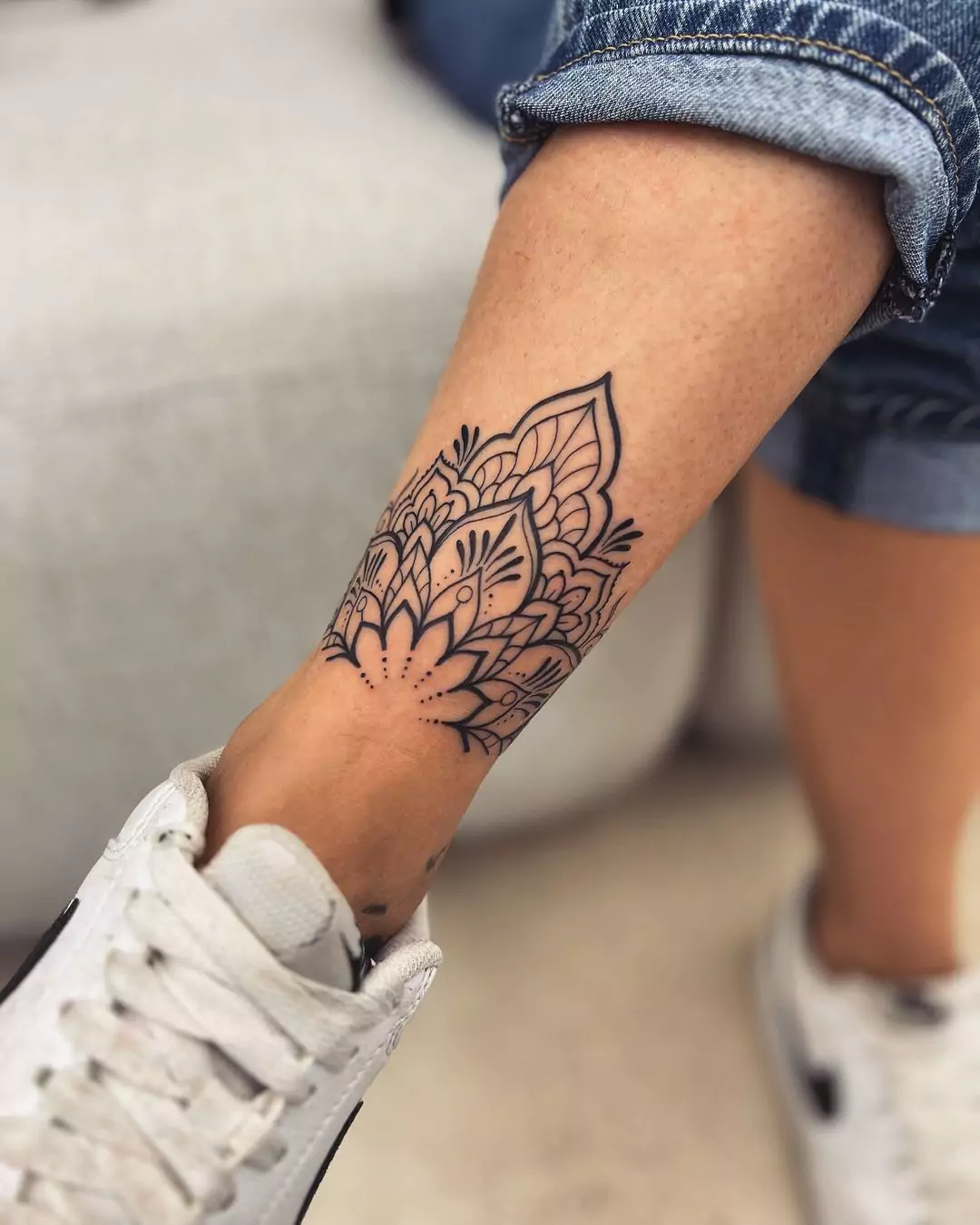 Mandala Tattoo On The Leg