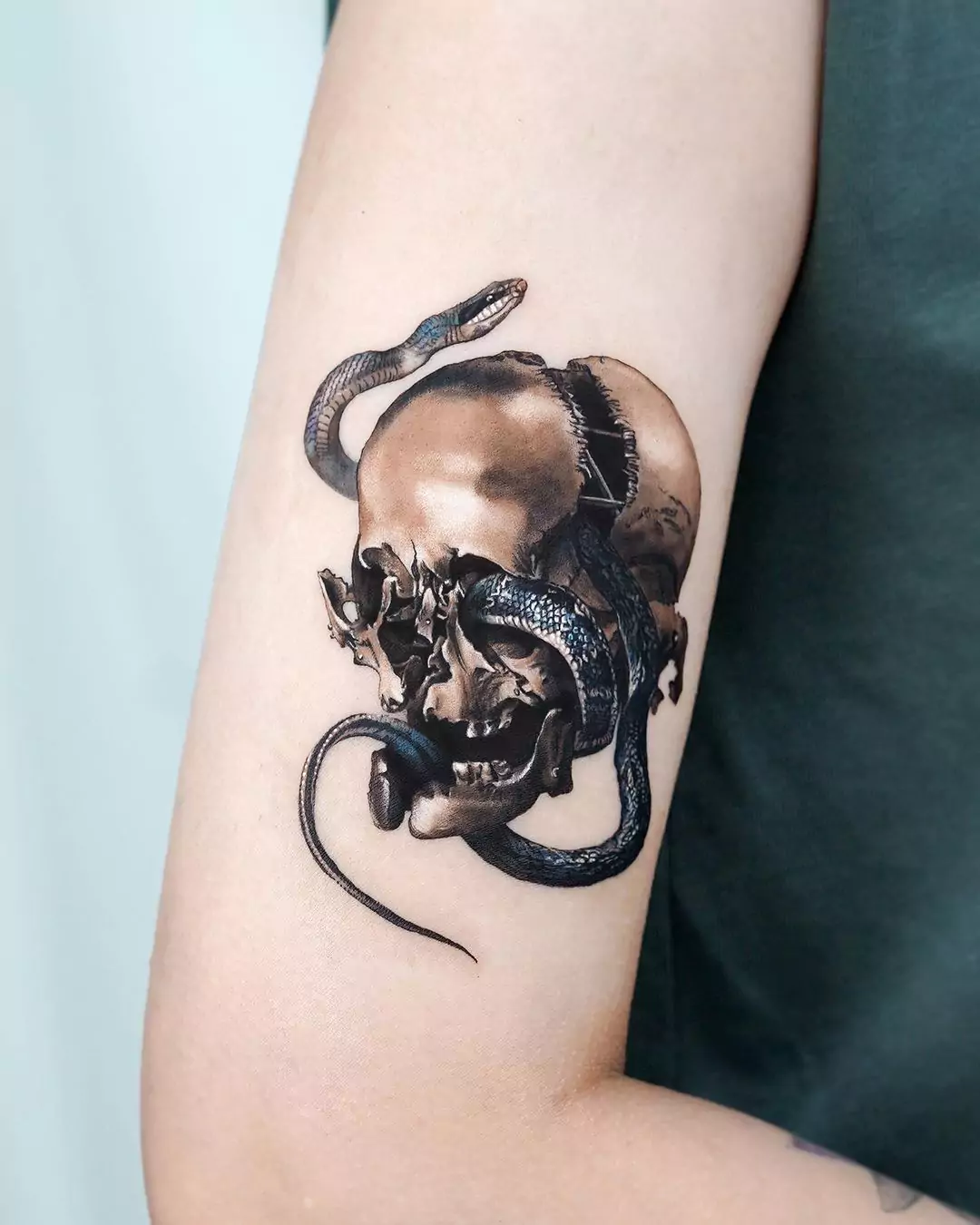 killer skull and snake tattoo